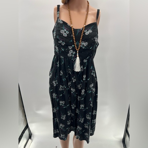 Torrid Floral Black Midi Dress - Size 0 (Pre-Loved, Excellent Condition) - Picture 2 of 9
